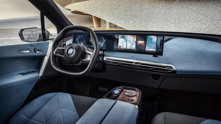 BMW iX – Freude am Fahren unter Hochspannung