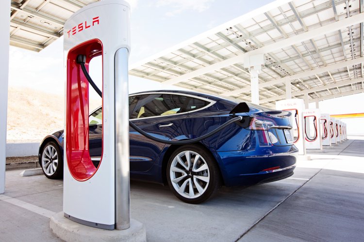 Über 50 neue Supercharger-Standorte von Tesla in Deutschland